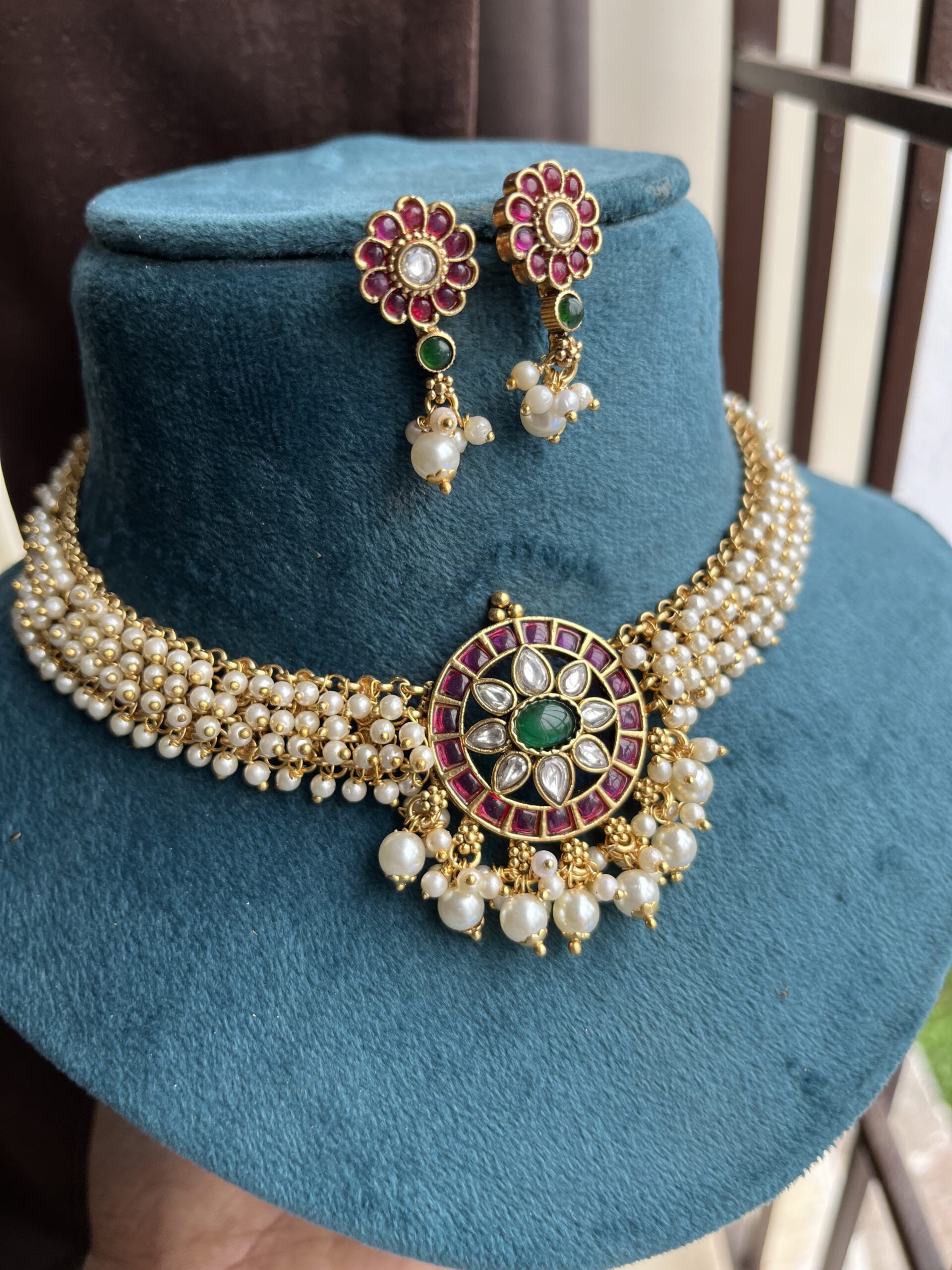 DREAMJWELL - Beautiful Antique Pearl Cluster Designer Necklace Set-dj0 –  dreamjwell